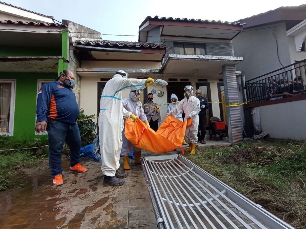 Seorang Pria Ditemukan Sudah Menjadi Tulang Belulang di Kamarnya