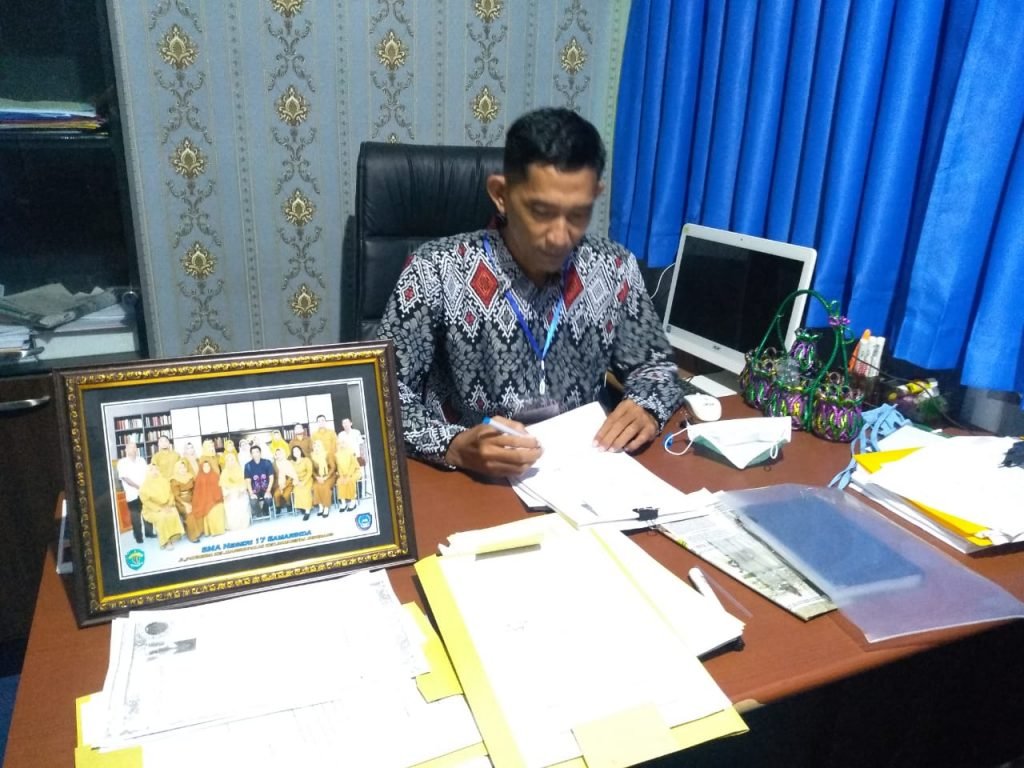 SMAN 17 Samarinda Gelar MPLS Daring