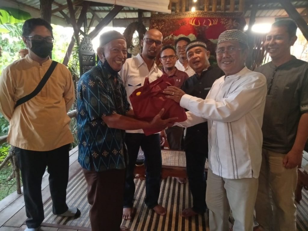 JMSI Kalsel Berbagi Sembako untuk Warga Prasejahtera