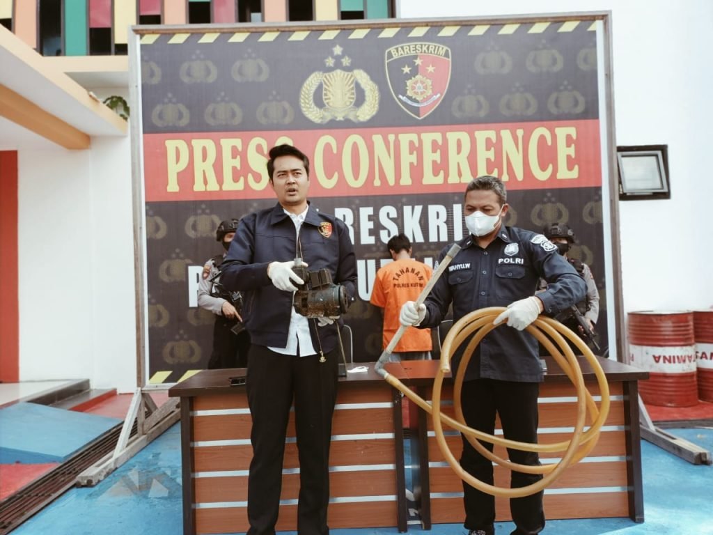 Polres Kutim Amankan Dua Tersangka Penimbun Solar Bersubsidi