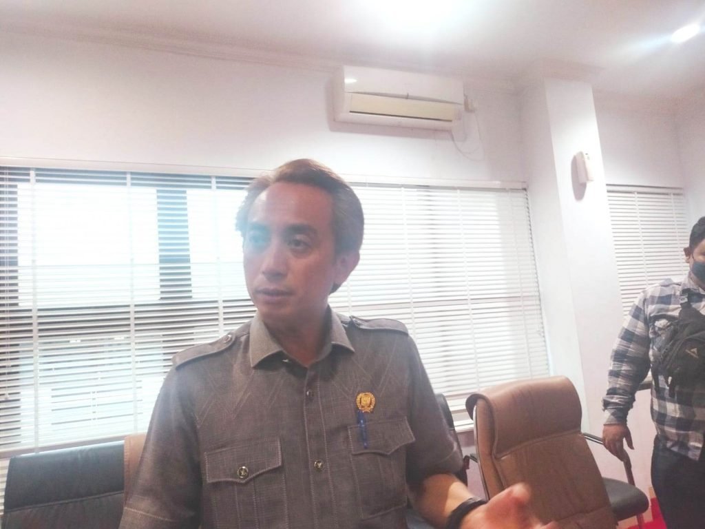 Rustam Minta Penjelasan Pemkot Masalah Ukuran Lapak Ikan Pasar Citra Mas Loktuan