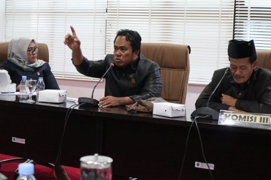 Faisal Minta Dishub Bontang Pasang Rambu Lalu lintas di Jalan Masuk Pasar Citra Mas Loktuan