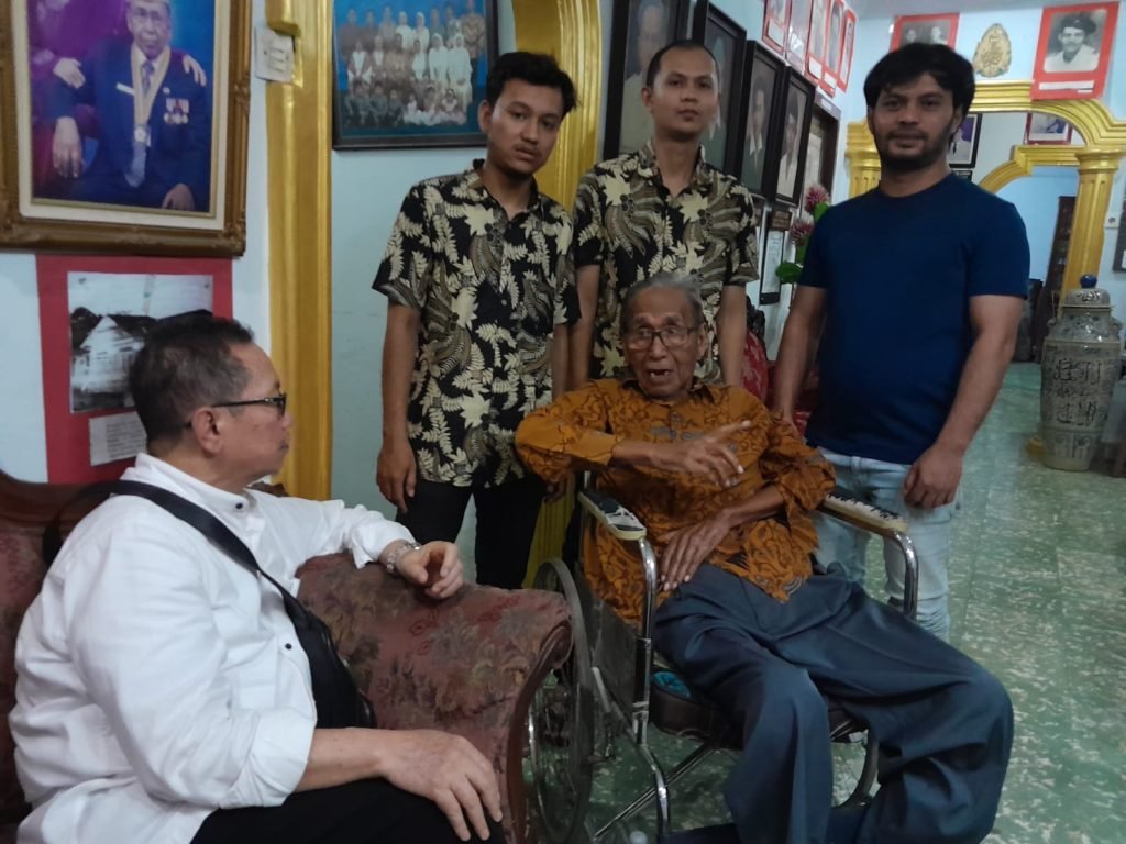 Muhammad TWH: Wartawan Pejuang yang Jadi Pustakawan