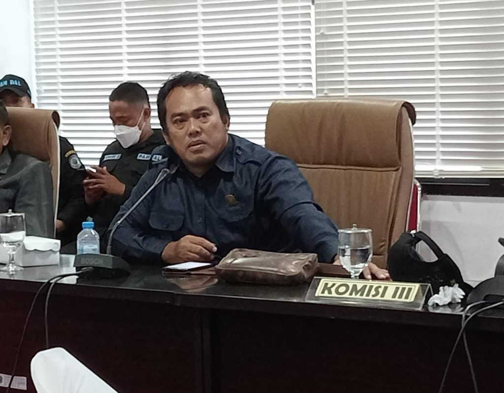 Faisal Minta PUPR Bontang Lakukan Perbaikan Jalan Menuju Pelabuhan Loktuan