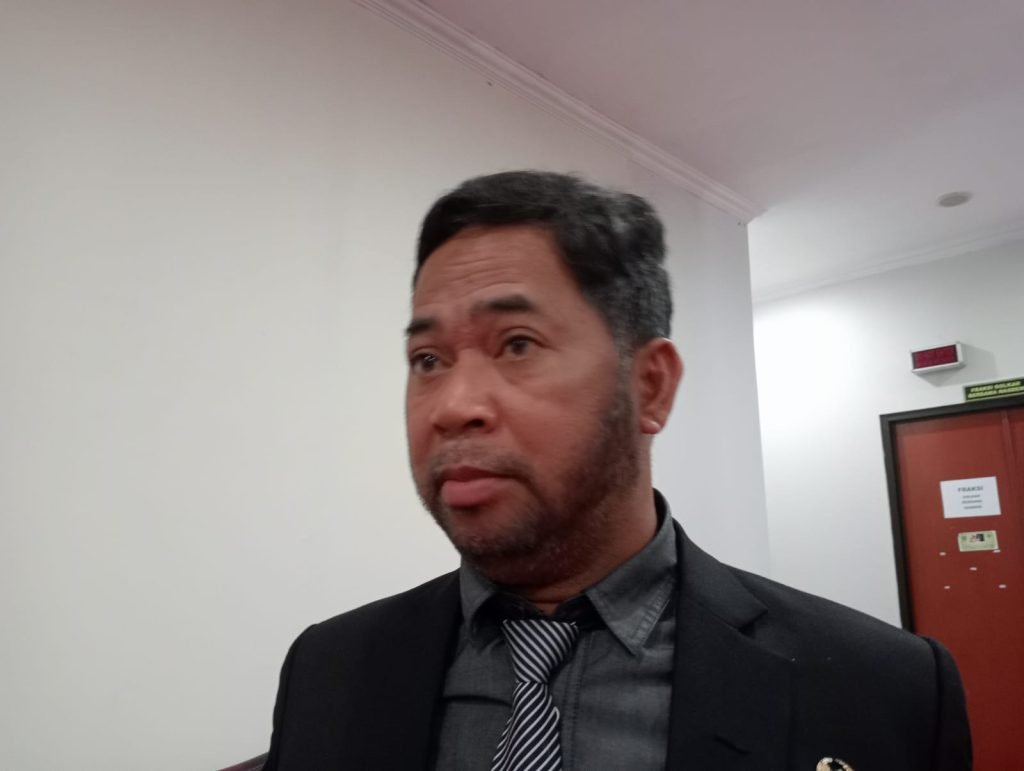 Amir Tosina Minta Penambalan Aspal Dingin Jalan Ke Pelabuhan