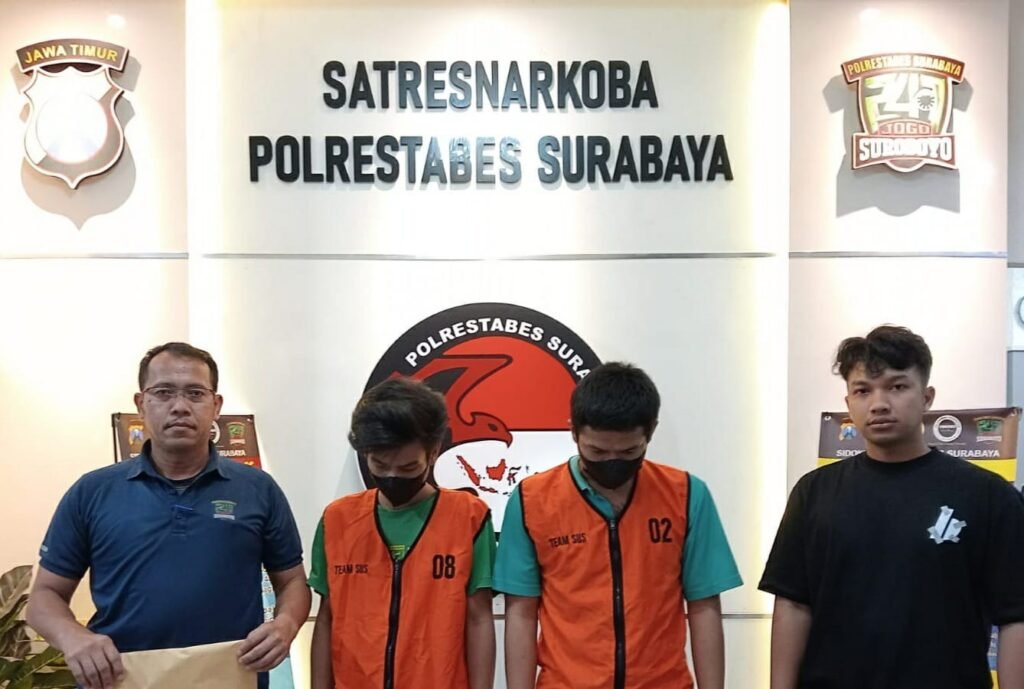 Polrestabes Surabaya Amankan Dua Pelaku Pengedar Narkoba di Sebuah Apartemen