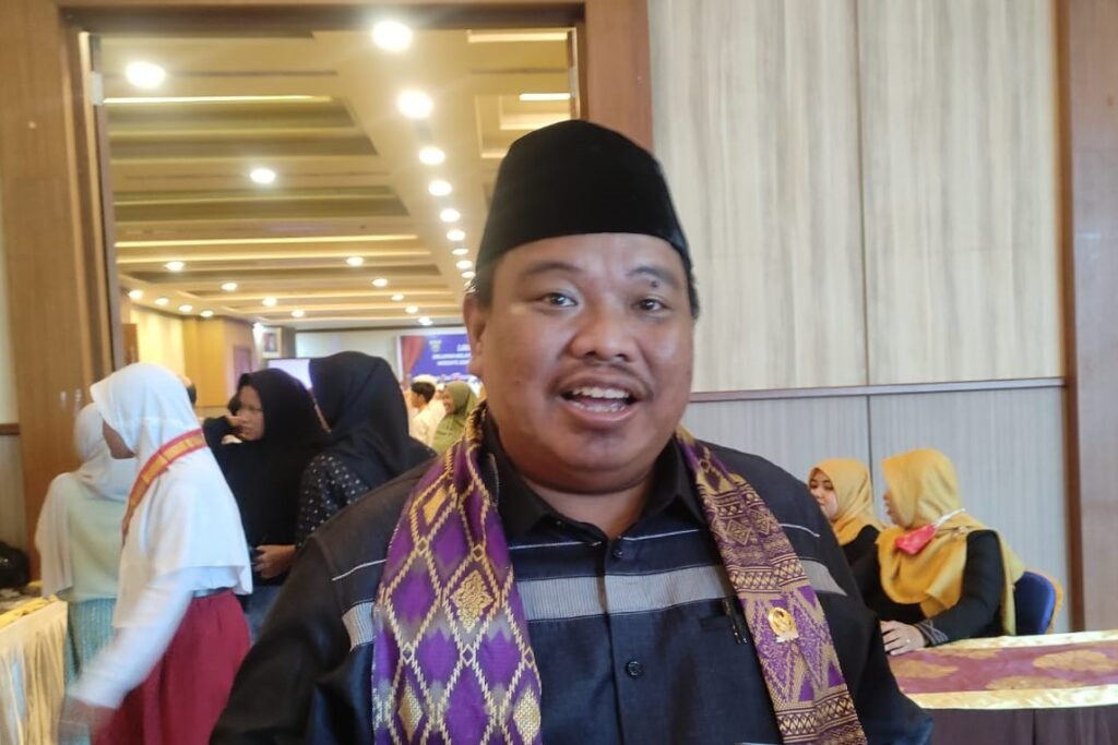 Sani Sebut Bangun Sekolah Bertaraf Nasional Lebih Baik untuk Perbaikan