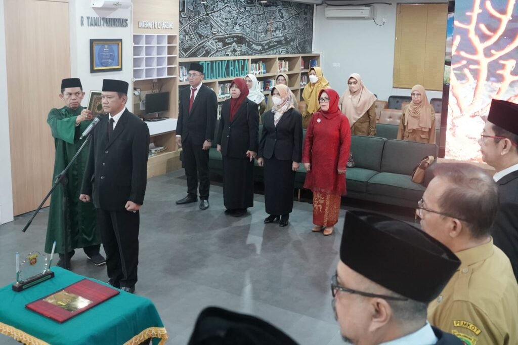 Lantik Direktur Kepatuhan PD BPR, Hero Mardanus Sampaikan Sejumlah Harapan
