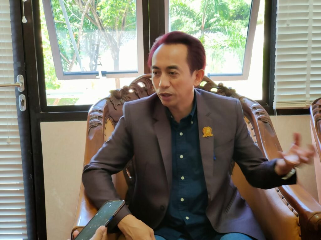 Rustam Minta Kearifan Lokal Masuk Perda Kemudahan Investasi
