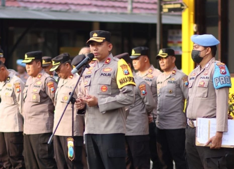 Personil Polres Blitar Kota, Siagakan Patroli Malam Satu Suro