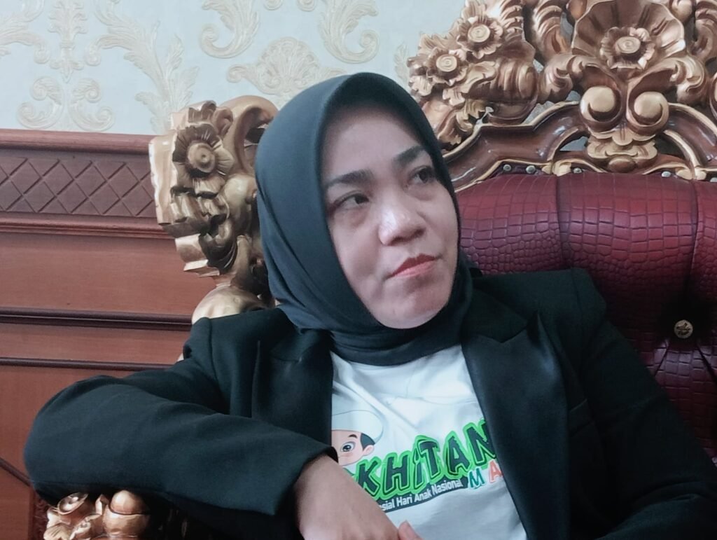 HMI Kutim Gelar Khitanan Massal, Begini Pendapat Asti Mazar