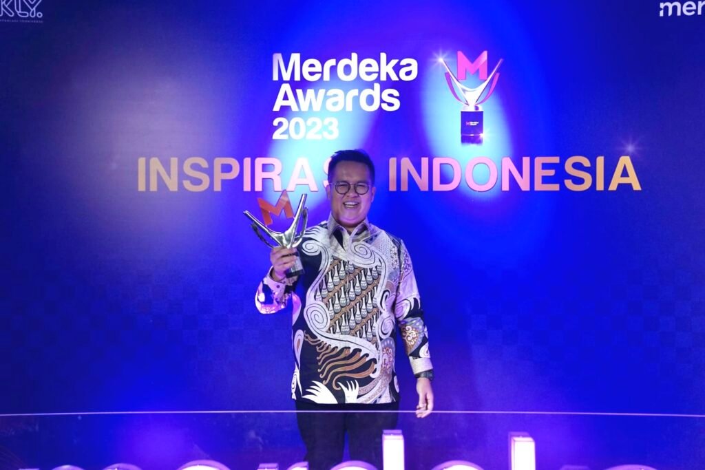 Rendi Solihin Wakili Kukar Terima Penghargaan ‘Inovatif untuk Negeri’ Merdeka Awards 2023