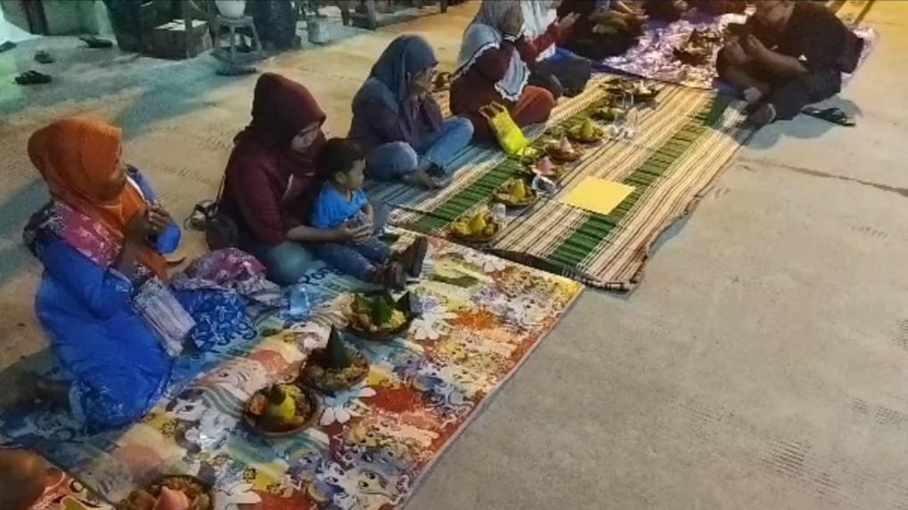 Tradisi Meriahkan HUT RI ke-78, Warga Dusun Wunut Bari’an Merdeka 1000 Tupeng Cobek
