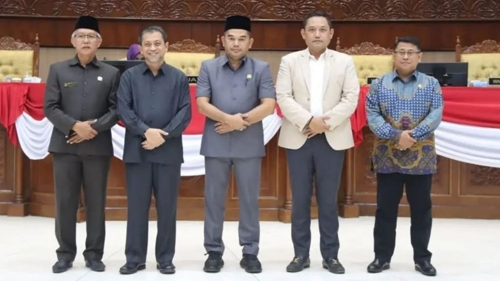 DPRD Bersama Gubernur Menanda Tangani KUA PPAS APBD Perubahan 2023 dan KUA PPAS APBD Murni 2024