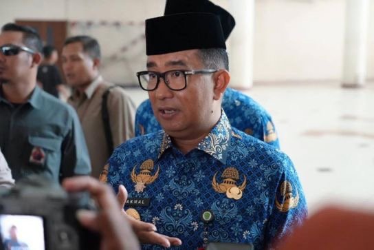 Pj Gubernur Akmal Tantang Generasi Muda Kelola Aset Daerah: yang Penting Nyali, Modal Urusan Nanti Penjabat (Pj) Gubernur Kalimantan Timur (Kaltim), Akmal Malik, berharap pemuda-pemudi Kaltim mau menjadi mitra pemerintah daerah untuk membangun konsorsium dan mengelola Hotel Atlet Sempaja Samarinda.