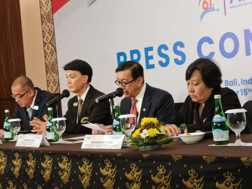 Sesi Tahunan ke-61 AALCO, Indonesia Memimpin Upaya Kedua Benua Dalam rangkaian sidang tahunan Asian-African Legal Consultative Organization (AALCO) yang ke-61, Indonesia terus memegang peran utama dalam mendorong organisasi ini menjadi wadah penting bagi perwakilan negara-negara Asia dan Afrika di tingkat global.