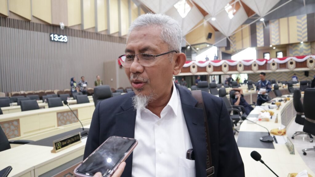 Komisi I DPRD Kaltim, Atasi Sengketa Lahan Dengan PT MSJ Menggunakan Teknologi Satelit Anggota Komisi I DPRD Kalimantan Timur (Kaltim) Harun Al Rasyid, menyampaikan perkembangan terkini terkait sengketa lahan antara warga dan PT Mahakam Sumber Jaya (MSJ) dalam Rapat Dengar Pendapat (RDP) kedua.