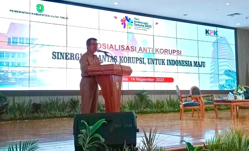 Mencegah Sejak Dini, Bupati Kutim Ajak Warga Bersatu Lawan Korupsi Dalam upaya memerangi korupsi yang masih merajalela di Indonesia, Bupati Kutai Timur, Ardiansyah Sulaiman menegaskan pentingnya melibatkan masyarakat sejak dini untuk mencegak tindak korupsi.