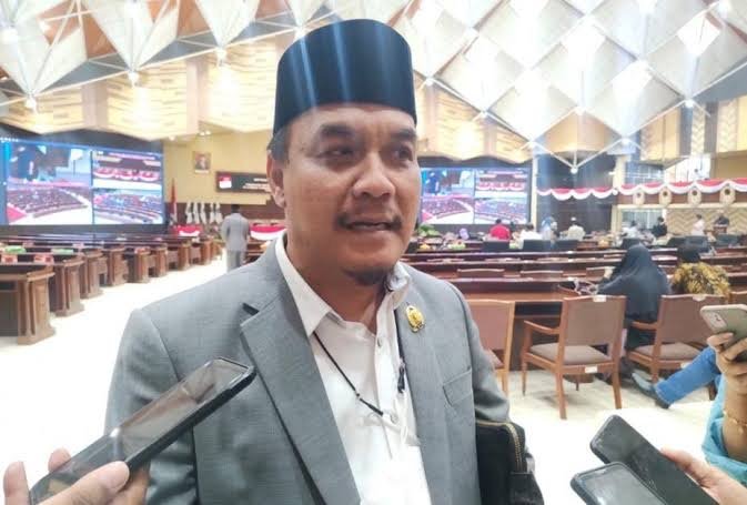 DPRD Kaltim Desak Pembangunan Bendung Gerak Sungai Talake Demi Kedaulatan Pangan DPRD Kalimantan Timur (Kaltim) mendesak Pemerintah Pusat untuk segera merealisasikan pembangunan bendung gerak Sungai Talake yang merupakan proyek strategis nasional.
