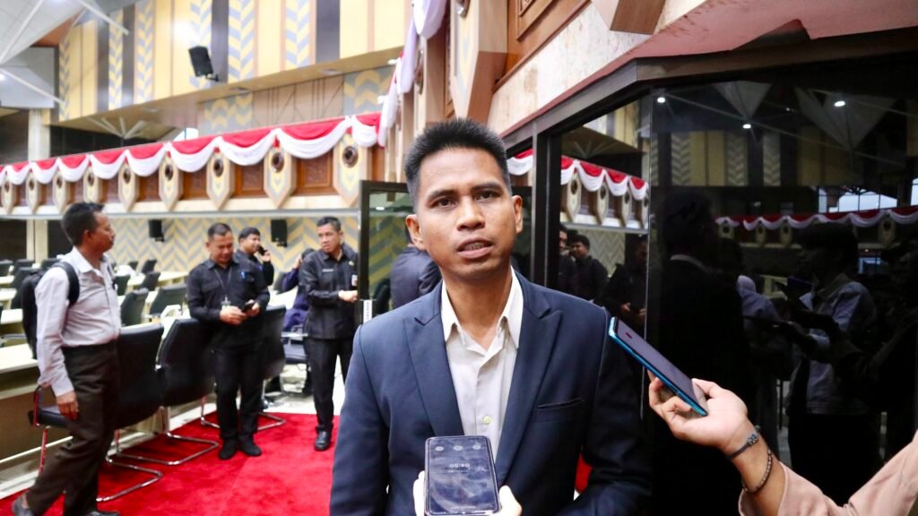 Sutomo Ajak Pj Gubernur Tinjau Potensi Pertanian untuk Maksimalkan Produksi Pangan Anggota Komisi III DPRD Kalimantan Timur (Kaltim) Sutomo Jabir mengajak Penjabat (Pj) Gubernur Kaltim Akmal Malik untuk meninjau secara langsung potensi pertanian di Kabupaten Berau, Kutai Timur (Kutim), dan Kota Bontang.