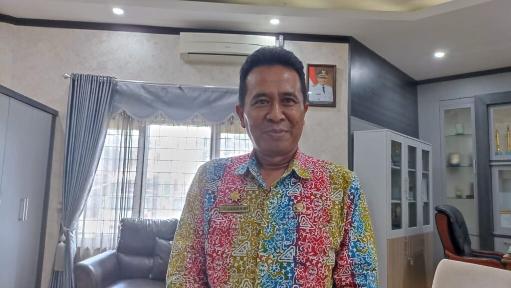Alami Peningkatan, Beasiswa SD SMP Kutim dari 5,5 M Menjadi 21,75 M di Tahun 2024 Kepala Dinas Pendidikan dan Kebudayaan (Disdikbud) Kutai Timur (Kutim) Kalimantan Timur (Kaltim), Mulyono mengungkap rencana peningkatan dana beasiswa untuk siswa tingkat SD dan SMP pada tahun 2024.