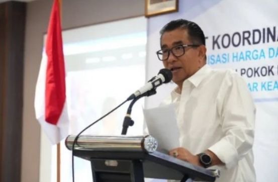 Akmal Malik: Jangan Menunggu Pasokan Dari Luar, Optimalkan Pertanian Modern Penjabat (Pj) Gubernur Kalimantan Timur (Kaltim) Akmal Malik mengatakan menjelang Hari Besar Keagamaan Nasional (HBKN) terjadi kenaikan harga dimana persoalannya adalah pasokan.