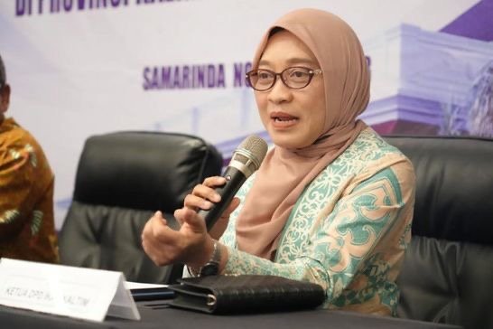 Pemantapan Nilai Kebangsaan Bagi Warga PPU, Sekda: Siap Sambut Jutaan Pendatang Sekretaris Daerah (Sekda) Provinsi Kalimantan Timur (Kaltim) Sri Wahyuni mengungkapkan pihaknya bersama Lemhannas RI akan melakukan pemantapan nilai-nilai kebangsaan, khusus bagi masyarakat Kabupaten Penajam Paser Utara (PPU).