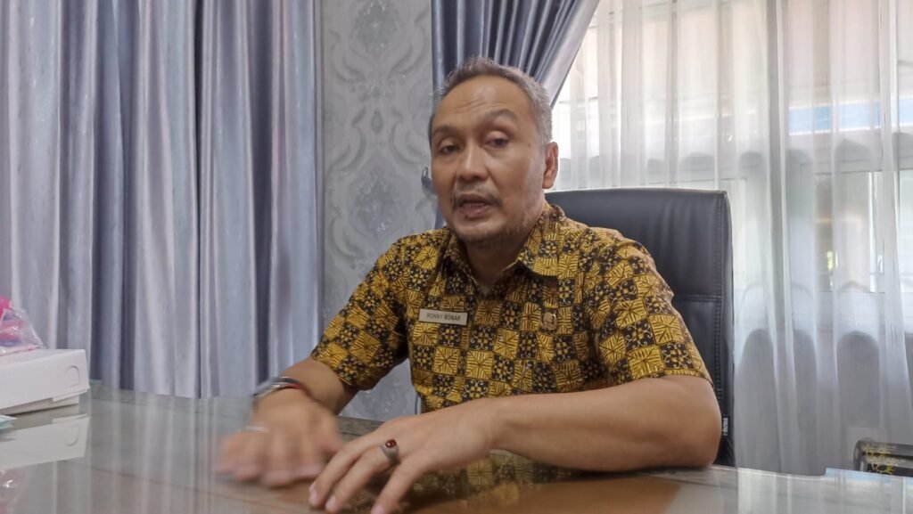 Akibat Kekurangan Alat, Kader Terpaksa Harus Gunakan Metode Manual untuk Penanggulangan Stunting Plt Kepala Dinas Pengendalian Penduduk dan Keluarga Berencana (DPPKB) Kutai Timur (Kutim) Kalimantan Timur (Kaltim) Ronny Bonar mengungkapkan salah satu tantangan kritis yang dihadapi oleh kader di lapangan dalam upaya penanggulangan stunting.