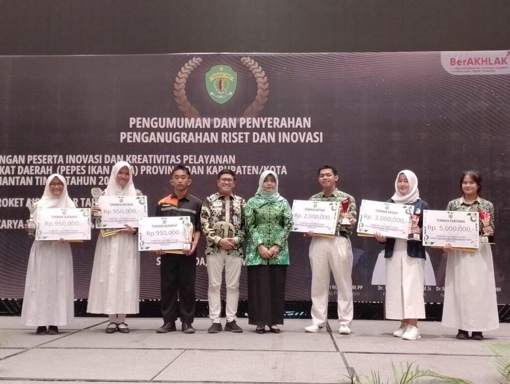 BRIDA Kaltim Berikan Penghargaan kepada Pemenang Lomba Roket Air Pelajar 2023 Badan Riset dan Inovasi Daerah Provinsi Kalimantan Timur (BRIDA Kaltim) memberikan penghargaan kepada siswa SMA terbaik yang berhasil memenangkan Lomba Roket Air Pelajar Tahun 2023