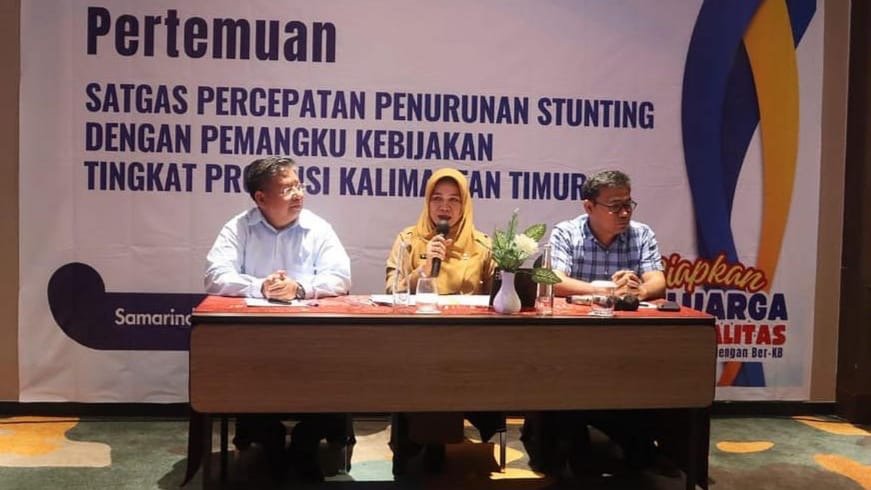 Pemprov Kaltim Targetkan Angka Stunting 2024 Turun Hingga 12,83 Persen Pemerintah Provinsi Kalimantan Timur (Kaltim) dan Badan Kependudukan dan Keluarga Berencana Nasional (BKKBN) Kaltim menggelar Pertemuan Satuan Tugas (Satuan Tugas) Percepatan Penurunan Stunting dengan Pemangku Kebijakan Tingkat Provinsi di Hotel Fugo Samarinda, Selasa (5/12/2023).