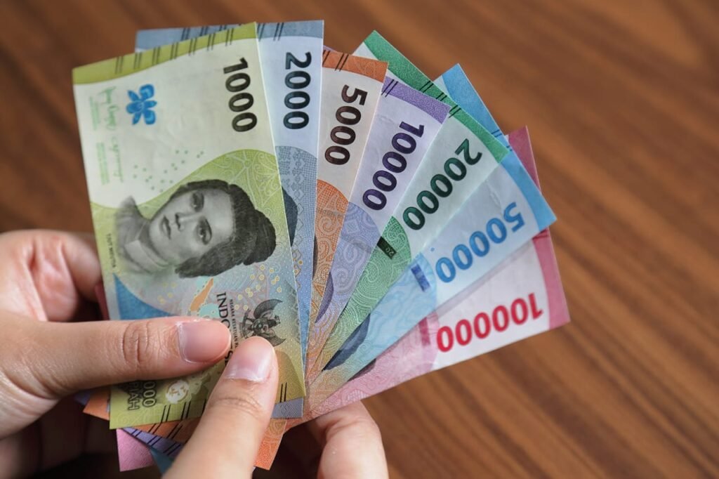 Kewajiban Neto Investasi Internasional Indonesia 2023 Tercatat Turun 252,6 Miliar Dolar Amerika Posisi Investasi Internasional (PII) Indonesia pada triwulan III 2023, mencatat kewajiban neto yang menurun.