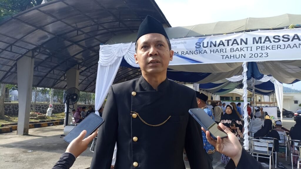 Dinas PUPR Kaltim Gelar Sunatan Massal Gratis di Hari Bakti PU ke-78