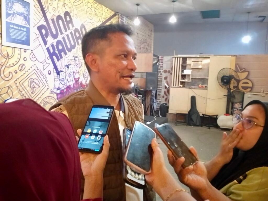 Ketua Komisi II DPRD Provinsi Kalimantan Timur (Kaltim), Nidya Listiyono mengakui bahwa perbedaan (disparitas) harga bahan bakar minyak (BBM) antara Pertalite dan Pertamax menjadi salah satu penyebab antrean panjang di beberapa Stasiun Pengisian Bahan Bakar (SPBU).