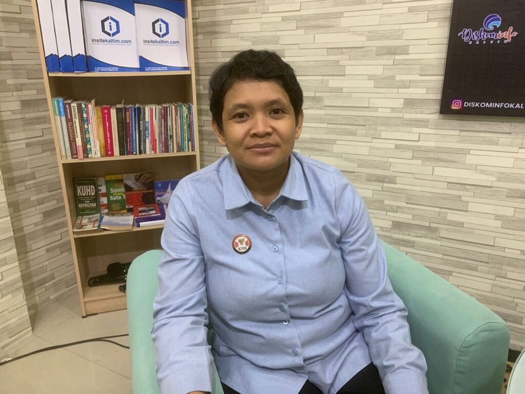 Masa Pemilu, KPID Bakal Lebih Efektif Lakukan Pengawasan di Tempat Koordinator Bidang Pengawasan Isi Siaran KPID Kalimantan Timur (Kaltim) Aji Novita Wida Vantini mengatakan dalam memantau penyiaran di Kaltim, pihaknya memiliki program On The Spot, yakni pengawasan di tempat secara real time.