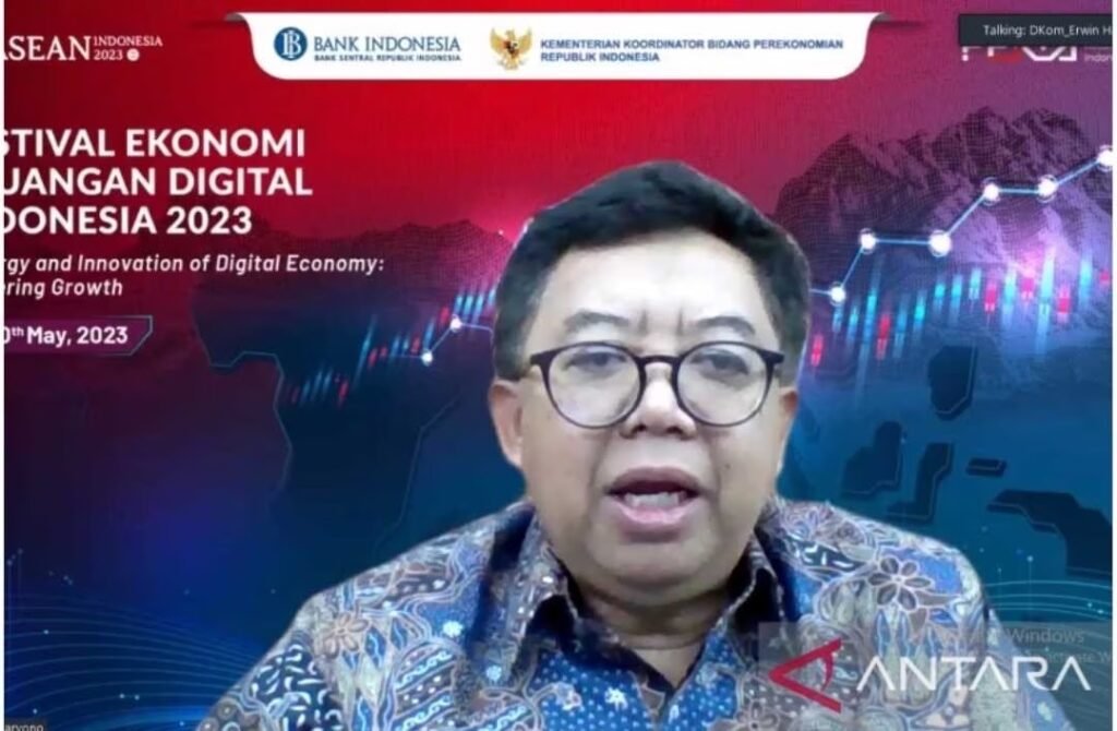 Uang Beredar Desember 2023 Tercatat Rp824,7 Triliun, Alami Pertumbuhan 3,5 Persen dari Bulan Sebelumnya Dibandingkan pertumbuhan bulan sebelumnya, posisi likuiditas perekonomian atau uang beredar dalam arti luas (M2), pada Desember 2023 tercatat sebesar Rp8.824,7 triliun atau tumbuh 3,5 persen year on year (yoy), lebih tinggi 3,3 persen (yoy).