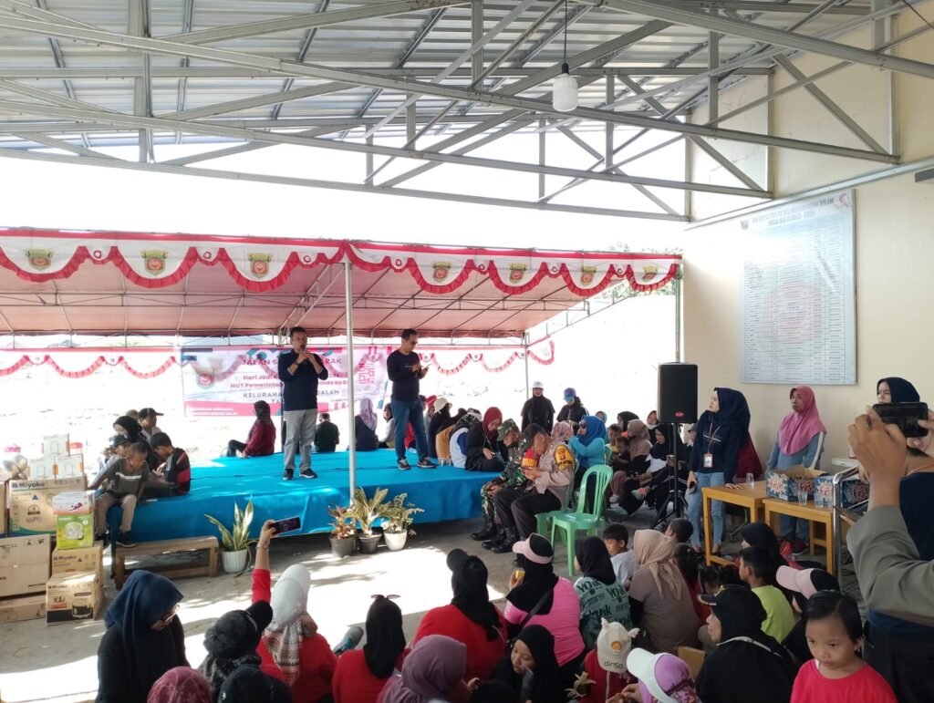 29 RT Ikut Ramaikan Jalan Santai Kelurahan Rapak Dalam Samarinda Warga Kelurahan Rapak Dalam, Samarinda, Kalimantan Timur (Kaltim), merayakan Hari Ulang Tahun (HUT) Kota Samarinda yang ke-356 dan HUT Pemerintah Kota Samarinda dengan penuh antusiasme melalui kegiatan jalan santai, Sabtu (27/1/2024)