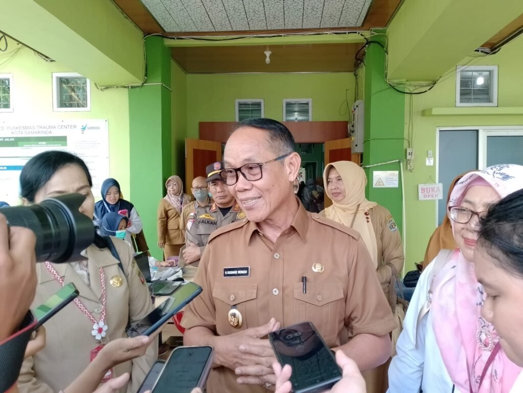Wakil Wali Kota Samarinda Rusmadi Wongso mengajak masyarakat untuk memberikan dukungan penuh terhadap tiga proyek klaster utama yang sedang dikerjakan oleh Pemerintah Kota (Pemkot) Samarinda.
