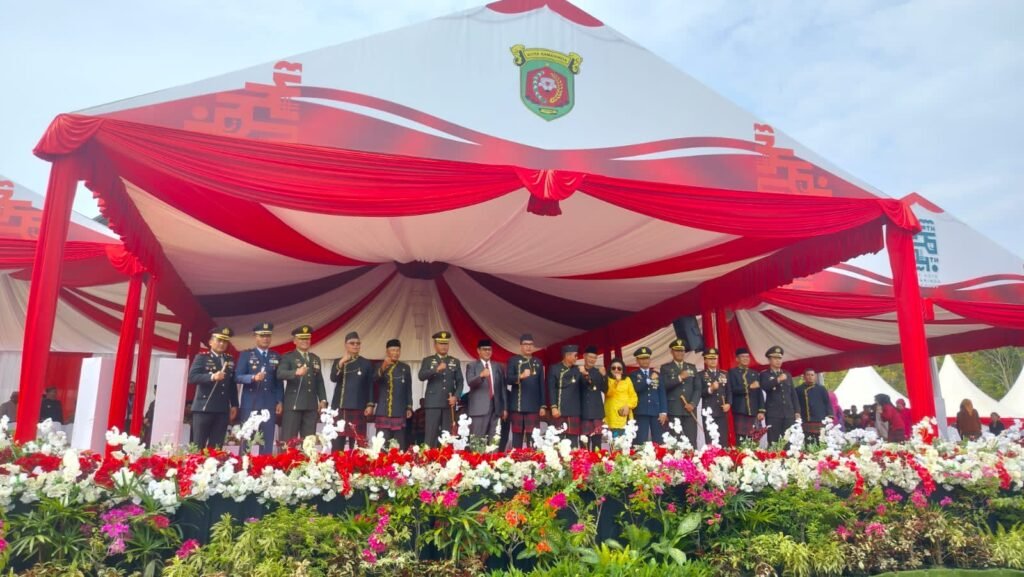 Wali Kota Samarinda Provinsi Kalimantan Timur (Kaltim), Andi Harun sangat gembira lantaran Kota Tepian kini sudah mengalami pertumbuhan dan perkembangan yang lebih baik.