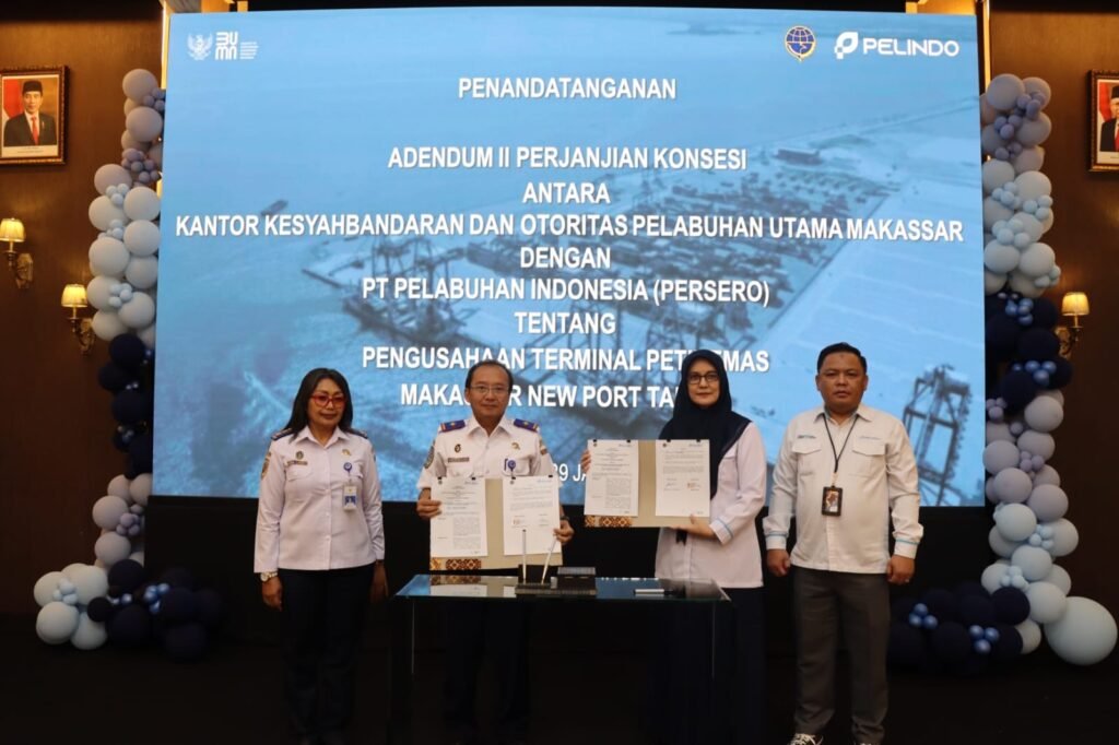 Ditandatangani Perjanjian Peningkatan Kapasitas Pelabuhan Makassar New Port Direktorat Jenderal Perhubungan Laut, Kementerian Perhubungan dan PT. Pelabuhan Indonesia (Persero), telah melaksanakan Penandatanganan Addendum II Konsesi Terminal Petikemas Makassar New Port Tahap I.