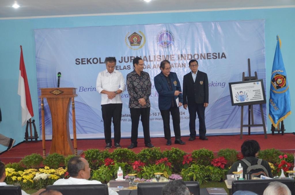 Dibuka Menteri Pendidikan, SJI Kembali Diaktifkan Sebagai Langkah Antisipasi Perkembangan Teknologi Menteri Pendidikan, Kebudayaan, Riset, dan Teknologi (Mendikbudristek), Nadiem Anwar Makarim, Selasa (6/2/2024), membuka Sekolah Jurnalisme Indonesia (SJI).