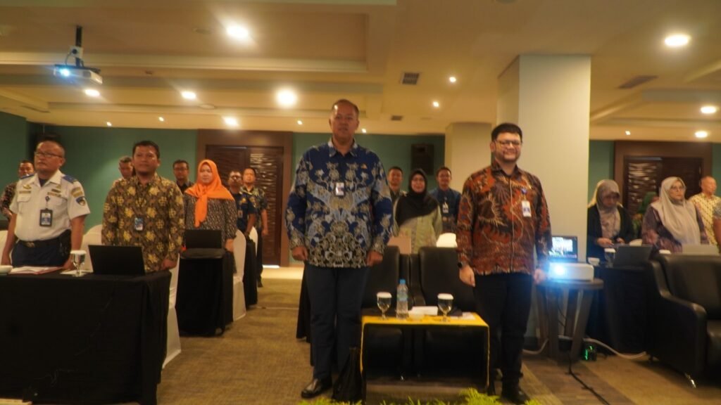 Ditjen Perhubungan Laut Kemenhub Optimalkan Pelayanan Publik di Bidang Transportasi Laut Bagian Umum dan Perlengkapan Sekretariat Direktorat Jenderal Perhubungan Laut, Kemenhub menyelenggarakan Updating Product dan Pelatihan Aplikasi Omnix Contact Center 151, pada 5-8 Februari 2024 di Padang.
