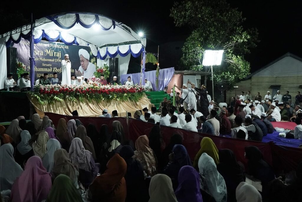Wali Kota Samarinda Andi Harun turut meramaikan perayaan Isra Mi'raj Nabi Muhammad SAW yang diadakan di Langgar Ar-Rachim, Samarinda, Kalimantan Timur (Kaltim), Selasa (20/2/2024) malam.