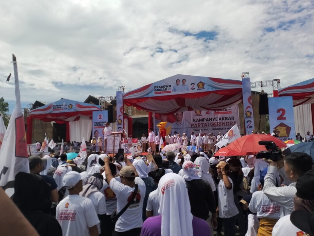 Andi Harun Tegaskan Prabowo Gibran Kunci Kemajuan Samarinda dan IKN Prabowo Subianto dan Gibran Rakabuming Raka, yang mencalonkan diri sebagai pasangan presiden dan wakil presiden dengan nomor urut dua, dielu-elukan sebagai pemimipin masa depan Indonesia.