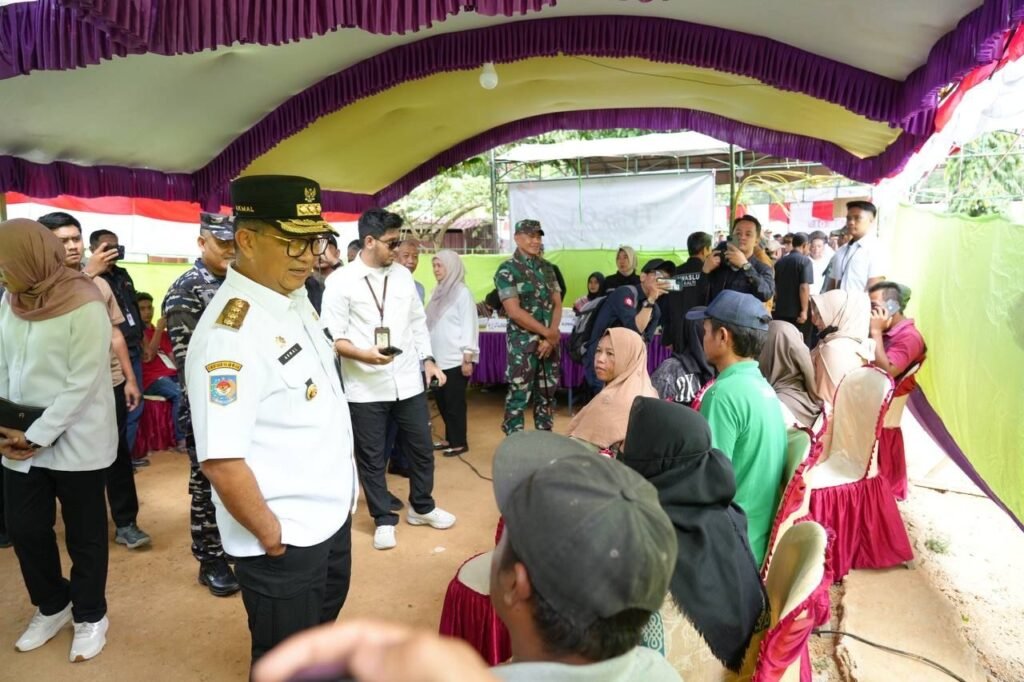 Penjabat (Pj) Gubernur Kalimantan Timur (Kaltim) Akmal Malik menyebut antusiasme masyarakat Samarinda berpartisipasi dalam Pemilihan Umum (Pemilu) 2024 luar biasa.