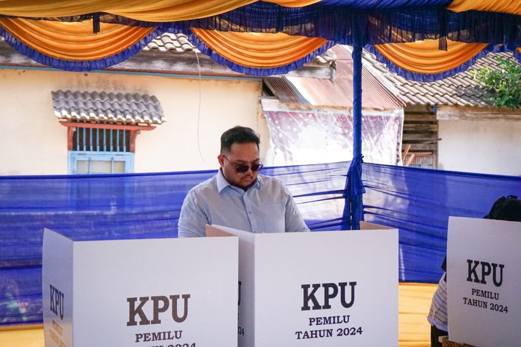 Afif Rayhan Harun Berpesan Walaupun Berbeda Pilihan, Jangan Sampai Terpecah Belah Anggota Komisi I DPRD Kota Samarinda, Provinsi Kalimantan Timur, Afif Rayhan Harun menyampaikan kegembiraannya usai menggunakan hak suaranya di TPS 22 RT 19, Kelurahan Sempaja Timur, Kecamatan Samarinda Utara, Rabu (14/2/2024).