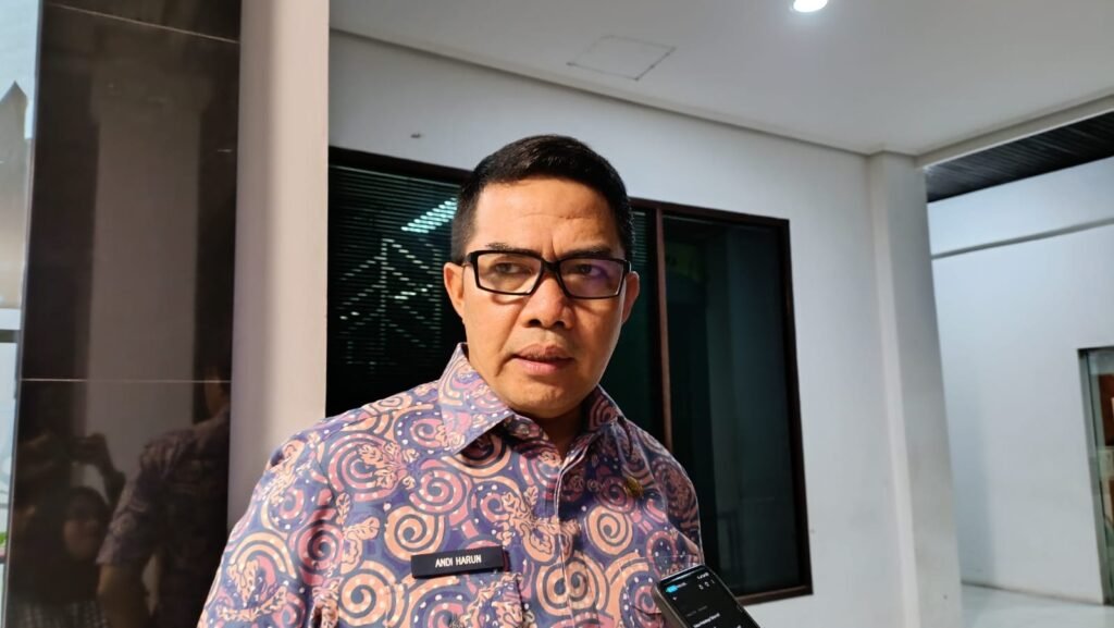 Wali Kota Samarinda, Kalimantan Timur (Kaltim) Andi Harun menghadiri dan memimpin langsung Rapat Koordinasi Program Pemberdayaan Masyarakat (Probebaya), di Balai Kota Samarinda, Jumat (1/3/2024).