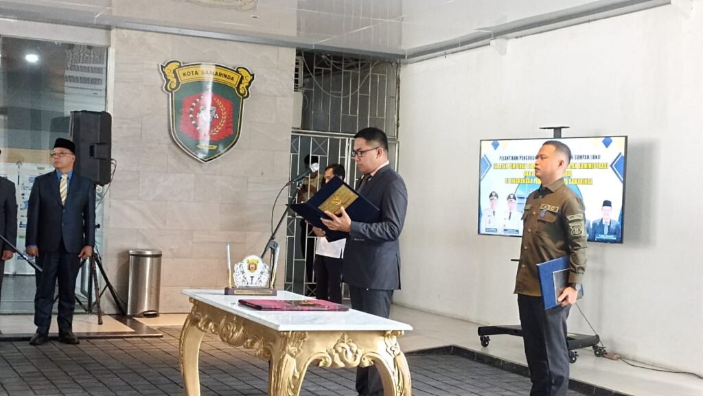 Andi Harun Ingatkan Jabatan Adalah Amanah yang Harus Dipertanggungjawabkan Wali Kota Samarinda Kalimantan Timur (Kaltim), Andi Harun, resmi melantik Jabatan Pimpinan Tinggi Pratama (JPTP), Jabatan Administrasi (JA) dan Jabatan Fungsional (JF) di Lingkungan Pemerintah kota Samarinda, Selasa (5/3/2024).