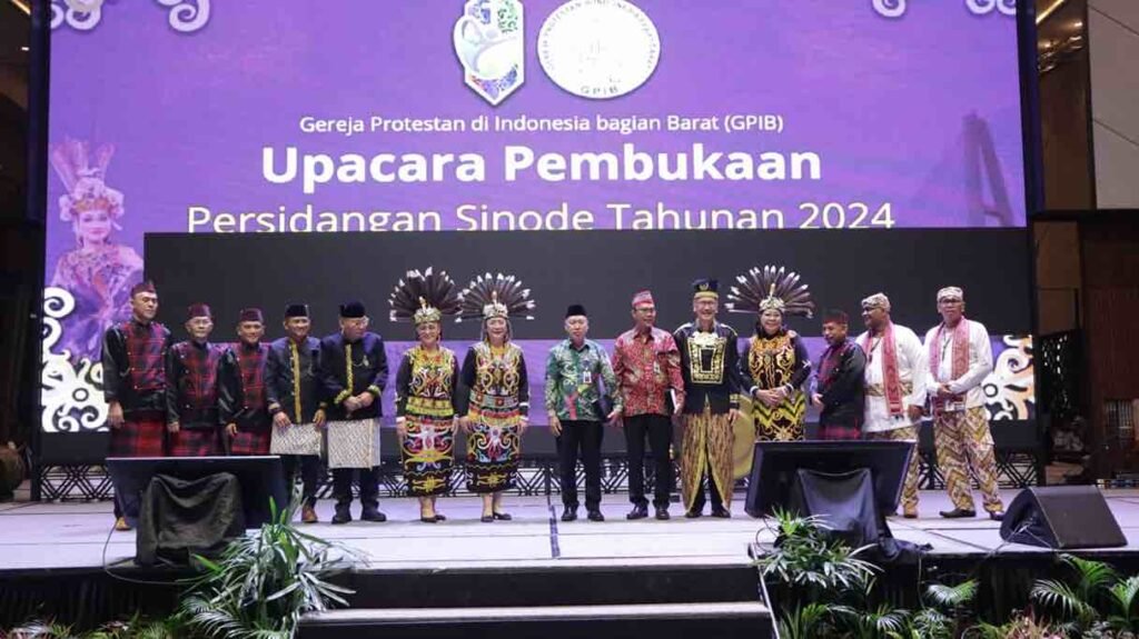 Kalimantan Timur Menjadi Tuan Rumah PST GPIB 2024 Gereja Protestan di Indonesia Barat (GPIB) menggelar Persidangan Sinode Tahunan (PST) dan Penahbisan Pelayan Firman dan Sakramen GPIB 2024 di Hotel Mercure Samarinda, Kalimantan Timur (Kaltim), Kamis (7/3/2024).