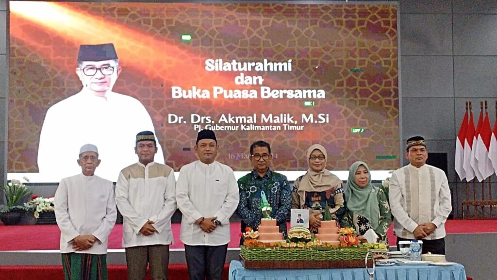 Penjabat (Pj) Gubernur Kalimantan Timur (Kaltim) Akmal Malik gelar Buka Bersama dan Santunan Anak Yatim tepat di hari kelahirannya yang ke-54 tahun, di Gedung Odah Etam, Kantor Gubernur Kaltim, Sabtu (16/3/2024).