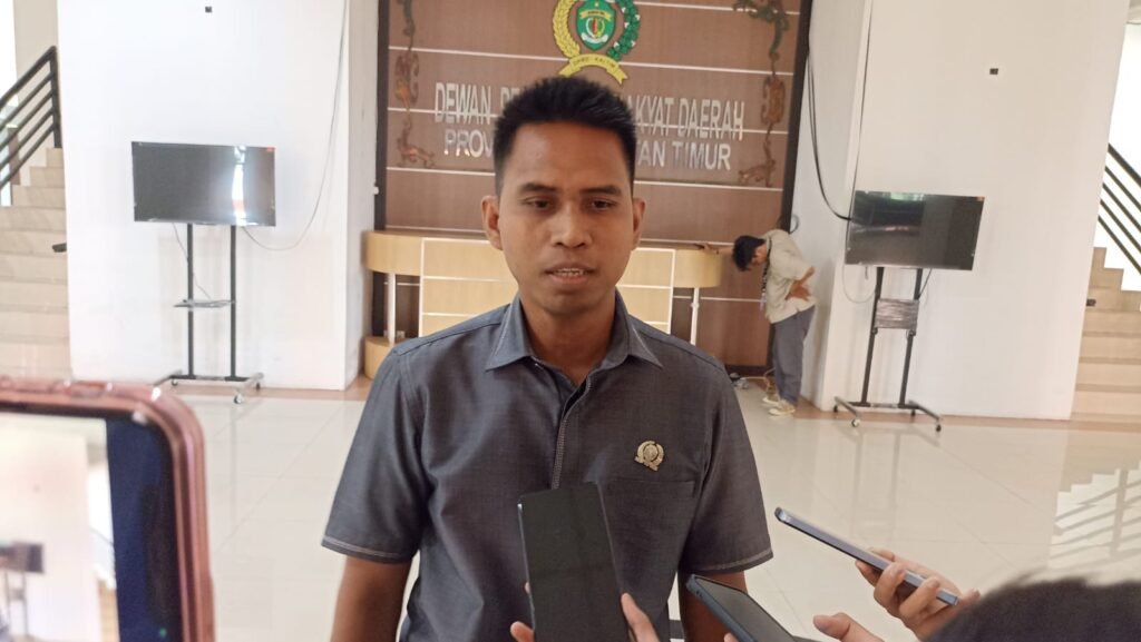 Keterlambatan Proyek Rp56 M Jembatan Sei Nibung, Sutomo Jabir Tegaskan Harus Selesai Tahun Ini Komisi III DPRD Provinsi Kalimantan Timur (Kaltim) menggelar Rapat Dengar Pendapat (RDP) dengan Dinas Pekerjaan Umum Penataan Ruang dan Perumahan Rakyat (DPUPR PERA) Provinsi Kaltim, Selasa (19/3/2024).